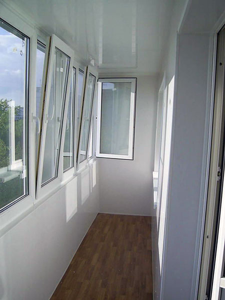 Тёплое и холодное распашное остекление балконов алюминиевым профилем Реутов