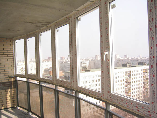 Недорогое остекление общего балкона Реутов