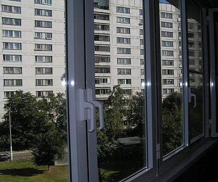 установка пластиковых окон на балконе Реутов